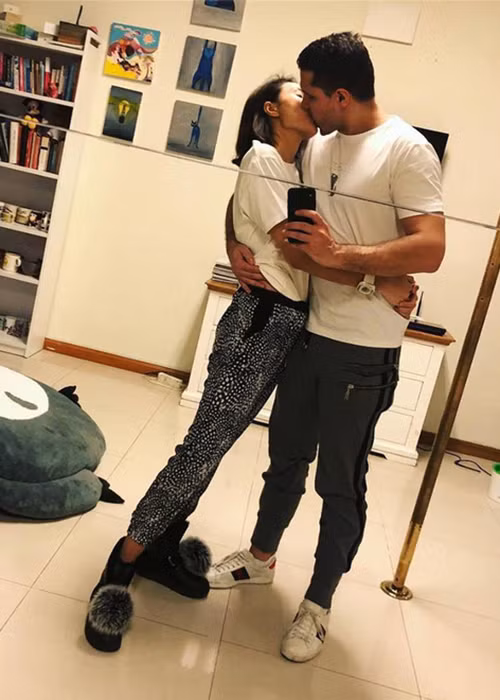 Nữ MC gợi cảm nhất nhì Vbiz khẳng định cô không bao giờ chọn người bạn đời có tính cách trái ngược mình. Ảnh: FBNV