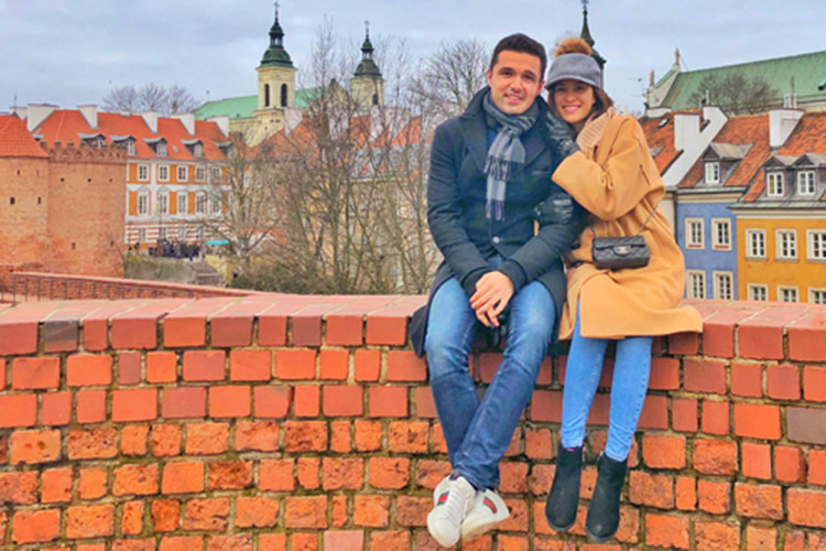 Nữ MC được chồng sắp cưới ủng hộ quyết định tiếp tục theo đuổi sự nghiệp làm MC sau khi lập gia đình. Ảnh: Yan