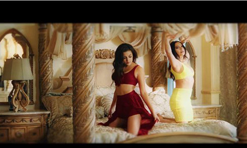 Dan mau Tay sieu goi cam trong teaser MV moi cua Son Tung M-TP-Hinh-2