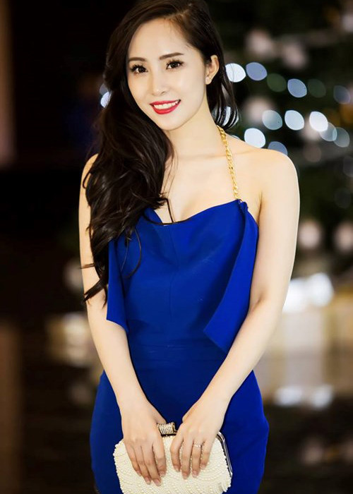 Trước lời tố bán hàng không có lương tâm, Quỳnh Nga đáp trả: “Ai kinh doanh cũng vậy, đều có bí mật, phương pháp kinh doanh để tối đa hoá lợi nhuận. Bạn đã bao giờ nghĩ chiếc túi hiệu bạn mua giá cả chục cả trăm triệu kia giá trị thực của nó là bao nhiêu, lợi nhuận của nhà sản xuất hay các nhà phân phối lại là bao nhiêu chưa. Nếu tôi nói có thể bạn sẽ shock và giật mình đấy. Vì thế trước khi phán xét chúng tôi. Làm ơn hãy nhìn lại bản thân mình bạn nhé”. Ảnh: Vietnamnet