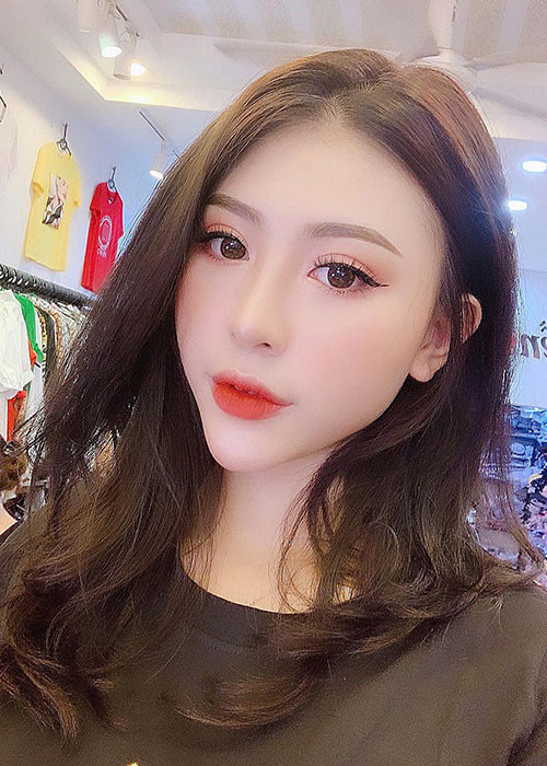 Tiểu tam của phim "Về nhà đi con" sinh năm 2000, đến từ Hải Phòng.