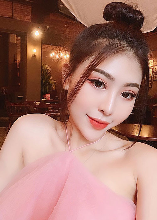 Hot girl gốc Hải Phòng từng thử tiêm chất làm đầy nhưng sau đó vì bị phản hồi không tốt, cô đã loại bỏ các chất làm đầy đó.