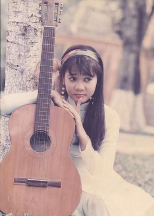 Khi mới vào nghề, Thu Minh đi hát ở phòng trà. Vì chọn con đường bình lặng này, cô chưa thực sự tỏa sáng với tài năng tiềm ẩn của mình. Ảnh: Người lao động