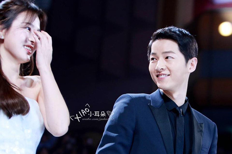 Song Hye Kyo và Phạm Băng Băng cùng được nửa kia của mình cầu hôn vào năm 2017.