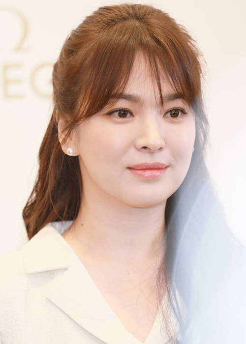 Đến năm 2016, Song Hye Kyo tiếp tục nhờ đến pháp luật để bảo vệ quyền lợi khi dân mạng đã đồn thổi cô làm gái bao. Lần này, kẻ tung tin đồn bị phạt 3 triệu won.