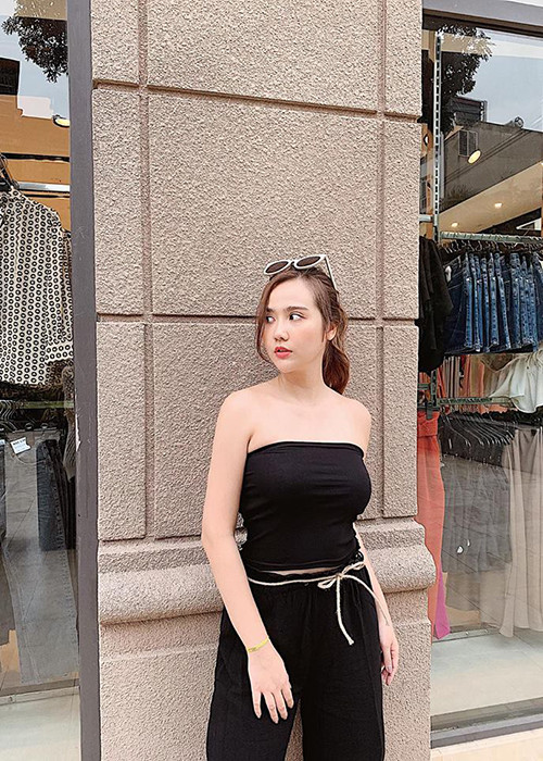 Hiện tại, Huyền Lizzie và chồng cũ phân chia thời gian ở cùng và chăm sóc con.