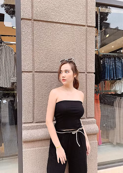 Hiện tại, Huyền Lizzie và chồng cũ phân chia thời gian ở cùng và chăm sóc con.