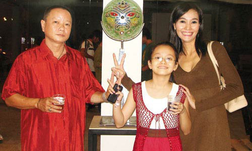 Goc khuat cay dang cua loat sao Viet am tham chua benh cho con-Hinh-4