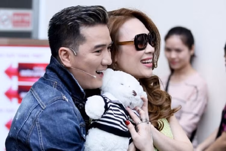 Mr Đàm mê mệt Mỹ Tâm đến mức anh từng khẳng định chỉ kết hôn nếu cô dâu là Mỹ Tâm vào năm 2006. Ảnh: Giao thông