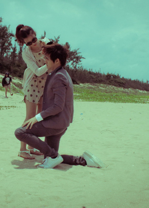 Tình yêu bền chặt, thủy chung của cặp đôi này khiến fan vô cùng ngưỡng mộ, đặc biệt trong showbiz, khi không ít cuộc tình tan vỡ. Ảnh: Zing