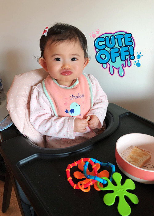 Khoảnh khắc đáng yêu của bé Mai Vi đốn tim cư dân mạng.