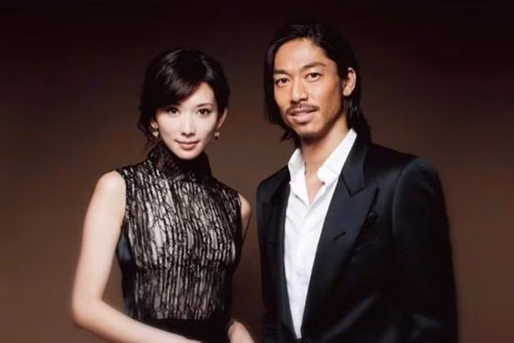  Lâm Chí Linh vừa đăng ký kết hôn tại quê nhà Đài Bắc. Ảnh: Weibo