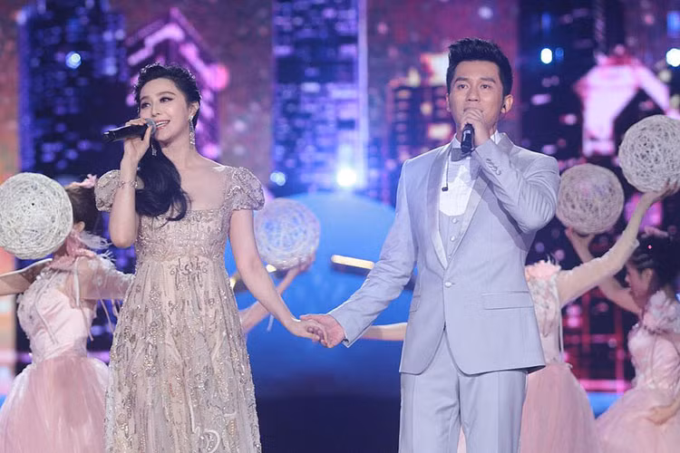 Từ khi công khai hẹn hò, cặp đôi trai tài gái sắc luôn nhận được sự ủng hộ từ fan.