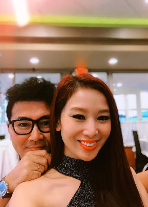 Cùng ăn những bữa cơm gia đình, cùng khám phá những vùng đất mới, cùng nuôi dạy các con, Thu Hương và chồng đã giữ được tổ ấm ngày càng viên mãn.