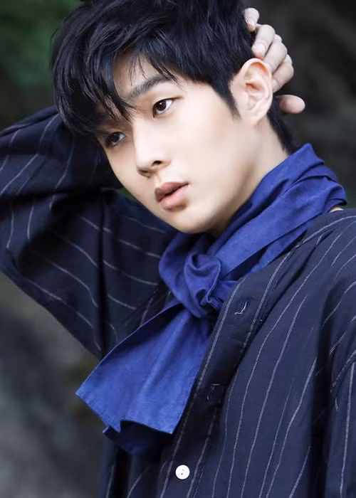 Choi Woo Shik có đời tư sạch scandal. Ngoài ra, đến nay, nam diễn viên cũng chưa một lần công khai chuyện hẹn hò.