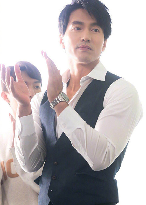 Ngôn Thừa Húc từng nói nếu bạn gái cũ lập gia đình, anh có thể sẽ cảm thấy đau lòng nhưng vẫn chân thành chúc phúc, thậm chí nếu được mời, anh sẽ đến dự đám cưới.