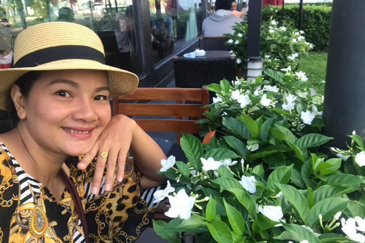 Ngoài đời, nữ diễn viên không ngại để mặt mộc hoàn toàn hoặc chỉ trang điểm nhẹ.