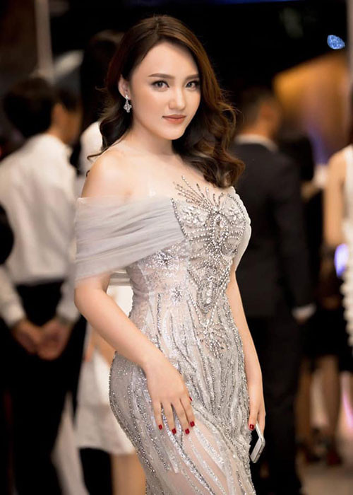 "Thực sự khi đọc những dòng bình luận, có một số chửi bới, nhục mạ và đổ ngược lại lỗi cho ê-kíp là vớ vẩn chiêu trò PR rẻ tiền trong khi chúng tôi là người đang chịu thiệt hại nhất?...