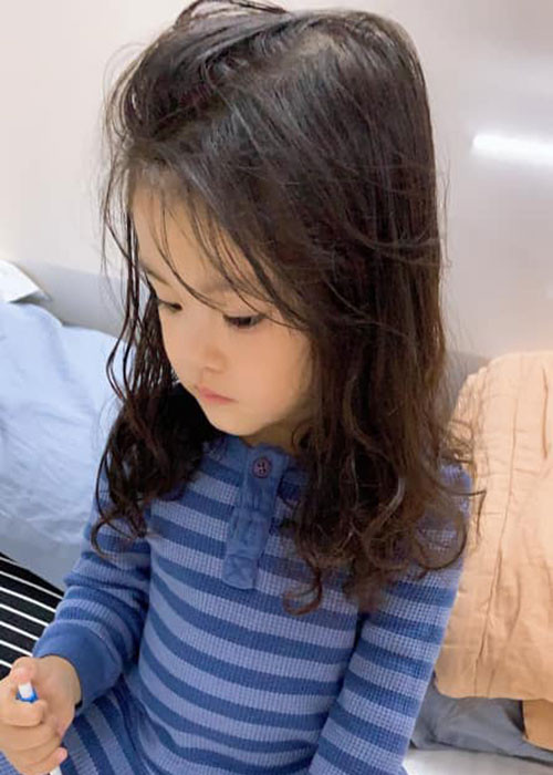 Hải Băng cảm thấy căn nhà trở nên yên tĩnh khi con gái đi học.