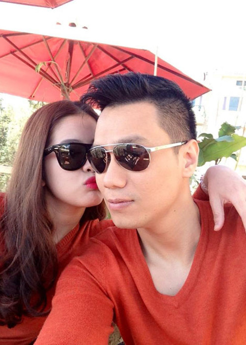 Sau lùm xùm, Việt Anh và Trần Hương vẫn hạnh phúc bên nhau.
