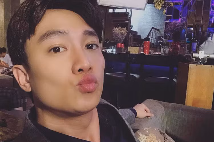 Động thái giữa ồn ào của Quốc Trường là chọn cách giữ im lặng về tin đồn. Lý giải về hành động này, nam diễn viên cho biết anh không muốn thanh minh rồi để bị cho là PR.