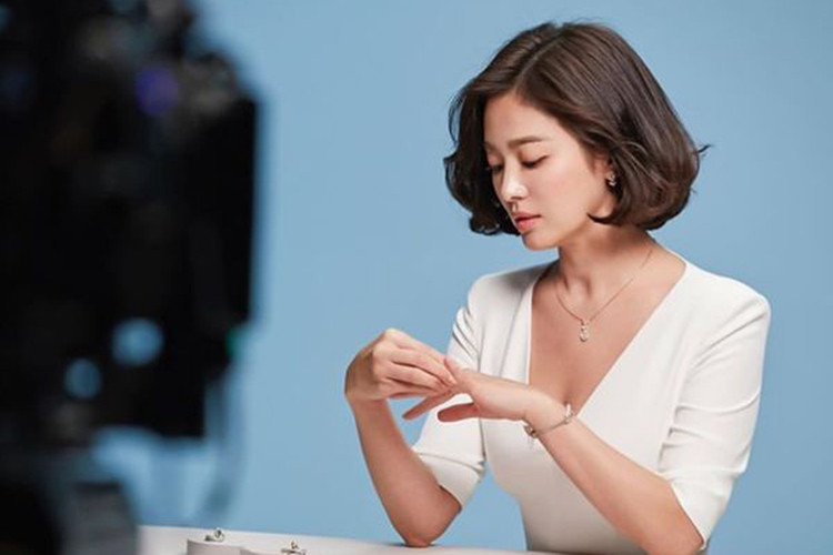 Sau 2 năm kết hôn với Song Joong Ki, Song Hye Kyo vẫn giữ được độ hot của mình.