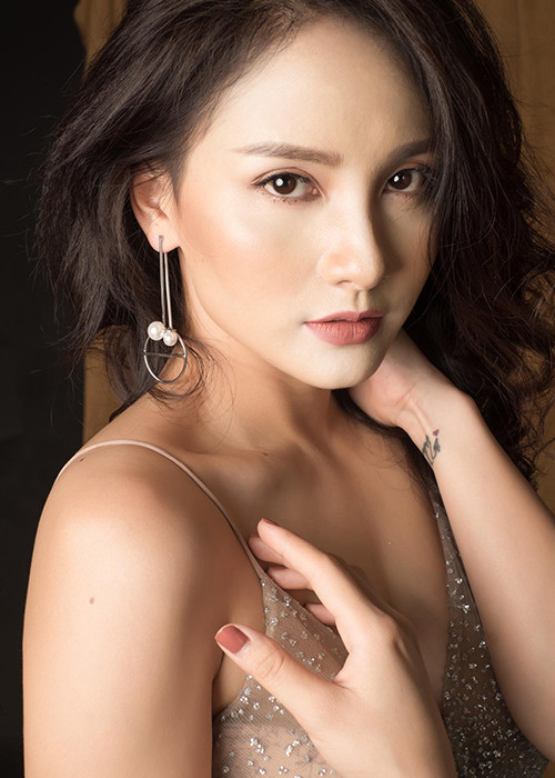 Bảo Thanh - nữ chính phim "Về nhà đi con" gợi cảm không kém cạnh Quỳnh Nga.