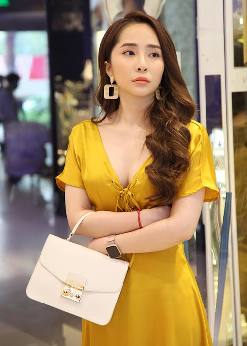 Ngoài đời, "tiểu tam" Quỳnh Nga sinh năm 1988, hơn Bảo Thanh đến 2 tuổi.