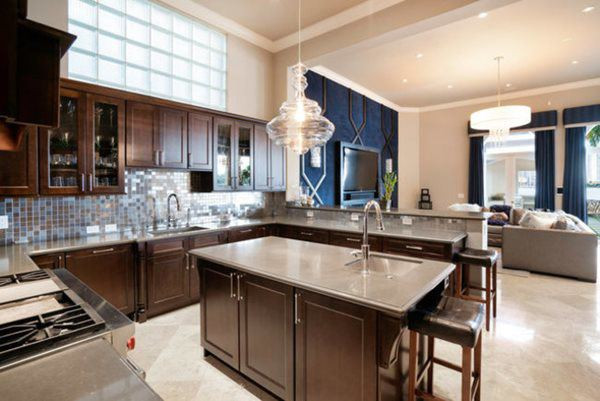 Phòng bếp rộng rãi.