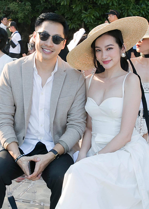 Bờ vai vững chắc cho Trúc Diễm tựa vào khi cô bị bệnh chính là ông xã. Chia sẻ trên Ngôi sao, Trúc Diễm Cho biết chồng mỗi khi rảnh rỗi đều ở nhà trò chuyện, xem phim hay giúp cô nấu cơm. Nếu ngoài đường, anh đều đều nắm tay Trúc Diễm hay ôm hôn vợ. Thậm chí, dù bị dị ứng với lông chó, John Từ vẫn đồng ý để vợ nuôi hai chú chó làm bạn.