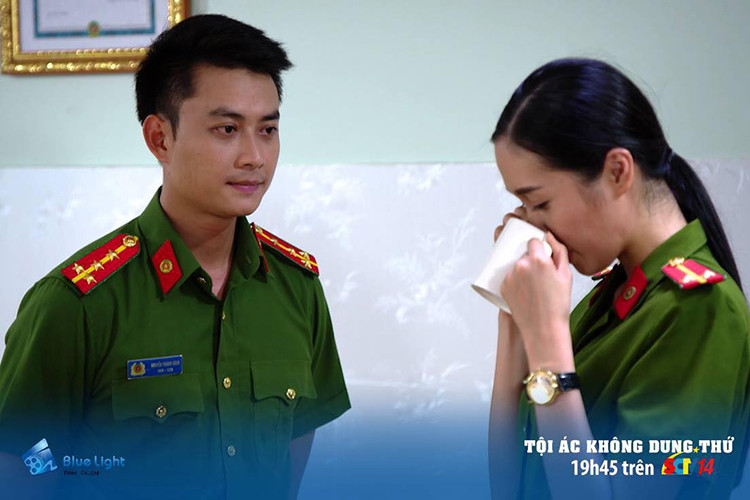 Anh từng tham gia loạt phim "Nhà có nhiều cửa sổ", "Chuyện cổ tích ngày mưa", "Miền quê thức tỉnh", "Khát vọng xanh".