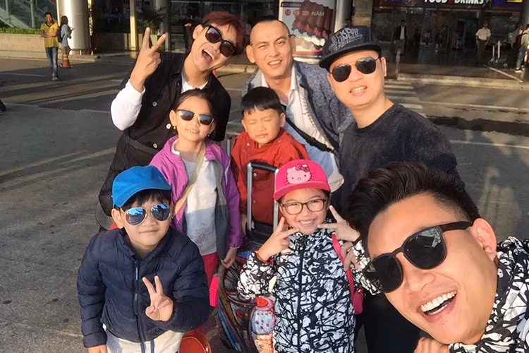 Tiến Lộc cùng con gái Kitty từng tham gia chương trình "Bố ơi, mình đi đâu thế" mùa 4 (năm 2017).