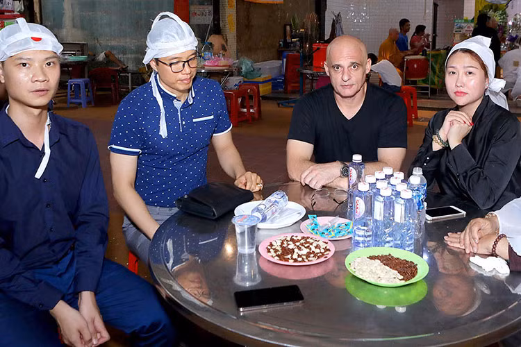 Hồi cuối năm 2018, trong một cuộc phỏng vấn, Phi Thanh Vân cho biết, khi ly hôn, người chồng ngoại quốc đã để lại cho cô một chút tài sản. Với số tài sản này, Phi Thanh Vân sử dụng để làm giàu. Ảnh: FBNV