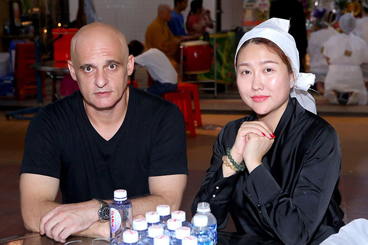 Phi Thanh Vân gửi lời cảm ơn đến chồng cũ đầu tiên khi gặp lại anh tại một buổi họp. Ảnh: FBNV