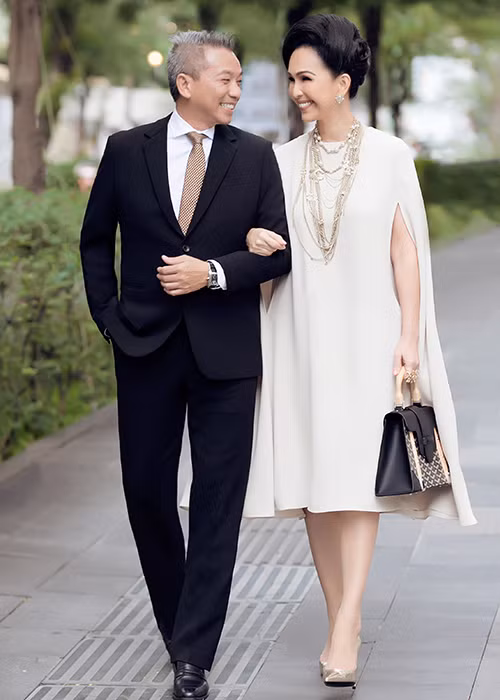 Nói về bí quyết giữ lửa sau 25 năm chung sống, nữ diễn viên cho biết tiêu chí hàng đầu để hôn nhân bền vững là sự tôn trọng và sẻ chia.