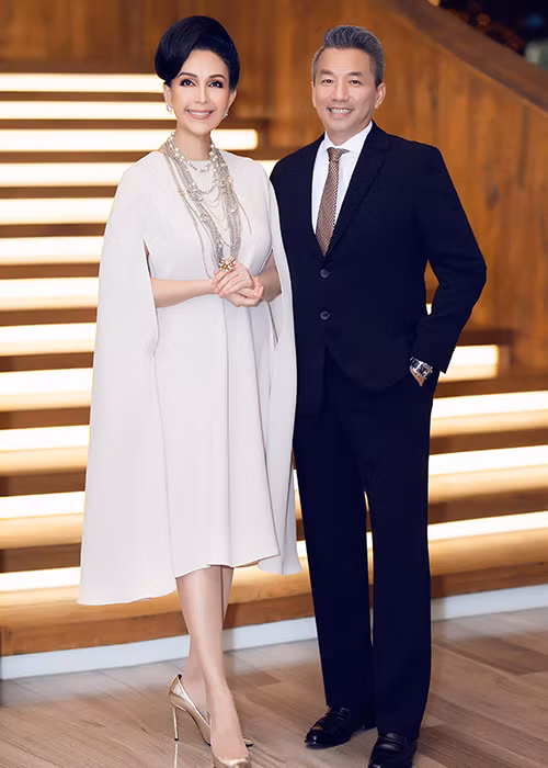 Năm 2019 đánh dấu 25 năm cuộc hôn nhân của Diễm My và doanh nhân Hà Tôn Đức.