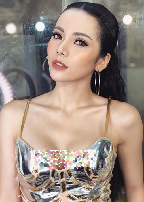 Top 5 Nữ hoàng quyến rũ xuất thân là ca sĩ. Cô là thành viên nhóm nhạc S Girls. Kim Thành đoạt một số giải thưởng như top 4 Học viện Ngôi sao 2014, á quân Gương mặt thân quen 2018.