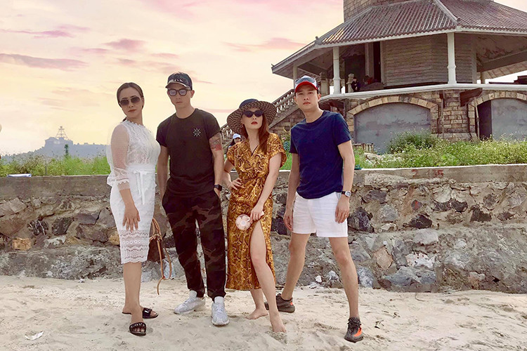 Bảo Thanh hé lộ ảnh hậu trường phân cảnh vợ chồng Vũ - Thư đi tuần trăng mật trong phim “Về nhà đi con”.