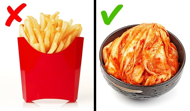 9. Không có McDonald ở Triều Tiên: Không hề có hệ thống chuỗi thức ăn nhanh McDonald ở Triều Tiên. Tuy nhiên, các ki-ốt đường phố với các món ăn truyền thống của Triều Tiên ngày càng trở nên phổ biến ở đất nước này.