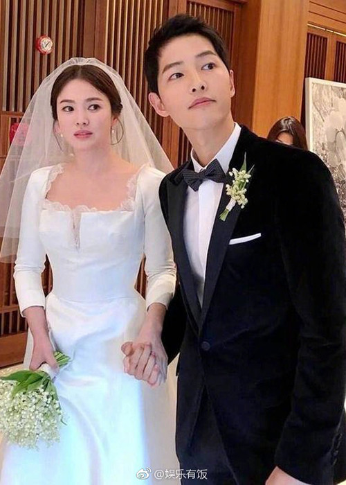 Tháng 10/2017, cặp đôi trai tài gái sắc tổ chức hôn lễ hoành tráng khiến dư luận chú ý.