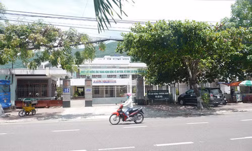 Binh Dinh: Nghi no nan, Pho giam doc So bat tich, gui don xin nghi viec