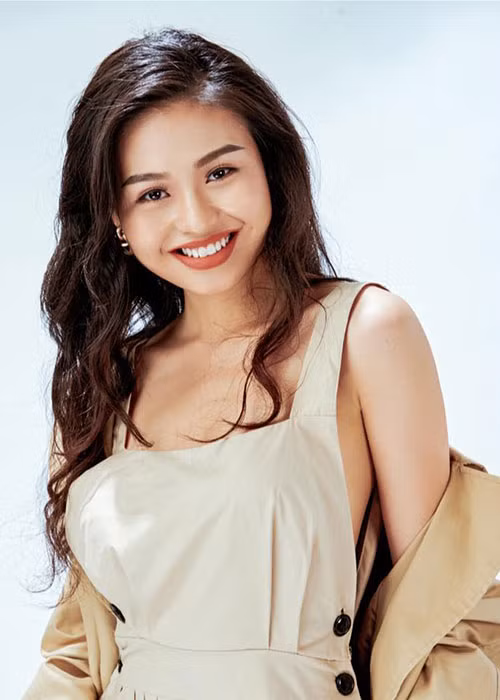 Đến với "Người ấy là ai", con gái của Lê Giang mong muốn mở lòng một lần nữa để tìm được người bạn trai thấu hiểu và đồng điệu.