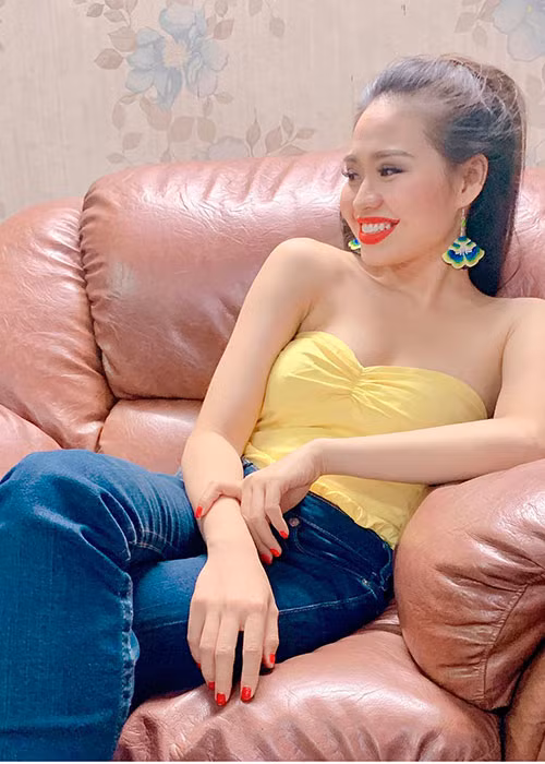 Việt Dũng được giới thiệu là chàng trai đến từ Vĩnh Phúc, đang làm kinh doanh kim hoàn cùng gia đình và làm bất động sản.