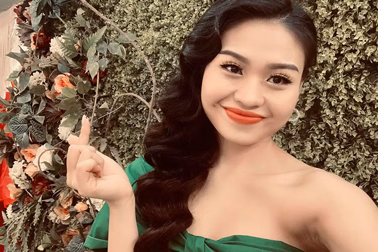 Mối tình chênh lệch tuổi quá lớn của Lê Lộc đã bị bố mẹ của cô phản đối.