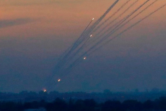 Lời giải thích trên của IDF trái với tuyên bố trước đó của họ rằng, nếu tên lửa không bị đánh chặn, thì nó "chỉ đơn giản là không đe dọa cuộc sống của người dân và cơ sở hạ tầng". Tuy nhiên, trong trường hợp tên lửa rơi xuống khu công nghiệp của một thành phố Israel, rõ ràng không thể nói là không có mối đe dọa.