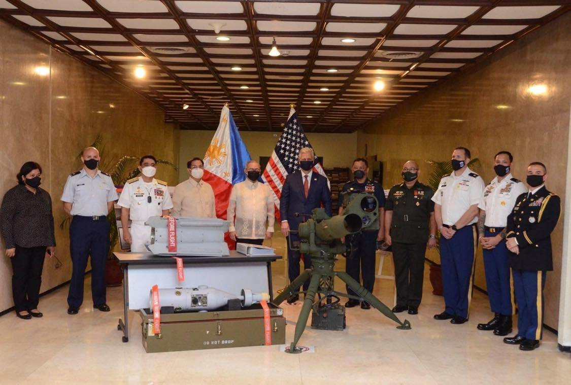 Ngày 23/11/2020, Quân đội Philippines đã nhận gói tài trợ vũ khí và tên lửa dẫn đường chính xác từ chính phủ Mỹ trị giá 18 triệu USD như một phần hỗ trợ quân sự cho quốc gia này trong chiến dịch chống khủng bố. Điều này được cho là có ý nghĩa cực kỳ quan trọng đối với quân đội Philippineses hiện tại.