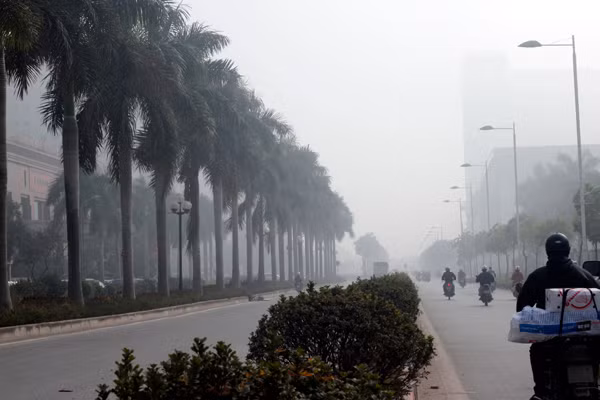 Do ảnh hưởng của sương mù nên tầm nhìn của người tham gia giao thông bị hạn chế, khó khăn và chỉ có thể quan sát thấy trong khoảng 200m.