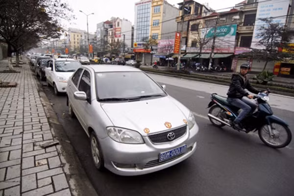 Ha Noi de xuat khoan phi su dung xe cong sang nam moi 2017