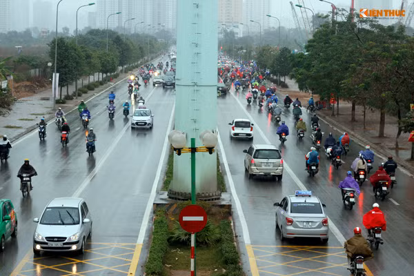 Sáng 15/12, ông Vũ Hà - Giám đốc Ban Quản lý dự án trọng điểm Hà Nội - thông tin với báo chí rằng, ngày 12/12, Ban Quản lý dự án trọng điểm đã cho vận hành thử kỹ thuật để ghép nối xe buýt nhanh với nhà chờ. Từ nay đến 31/12/2016, đơn vị này tiếp tục hoàn thiện xong các nội dung về kỹ thuật của tuyến buýt nhanh, đồng thời thông báo phương án tổ chức giao thông dọc tuyến đường xe buýt nhanh đi qua. Ông Hà cho biết, khi đã khớp nối kỹ thuật xong tại bến thì việc chạy thử ngoài đường là không cần thiết.