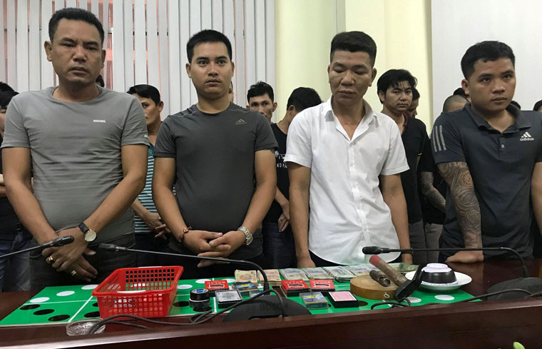 Qua khai thác, đối tượng Nguyễn Trung Thành (tức Thành Bò, sinh năm 1990, quê Thanh Hóa) được xác định là kẻ cầm đầu, đứng ra tổ chức đường dây đánh bạc.